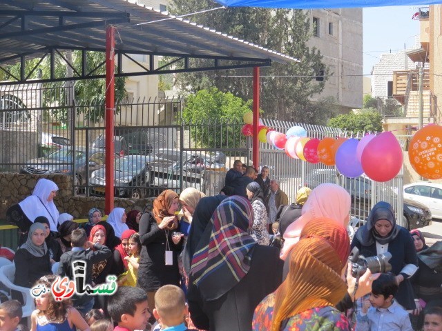 كفرقاسم – فيديو: بساتين الامل, السلام , والمحبة تحتفل بعيد الام على انغام عمو انس وجوقته ..